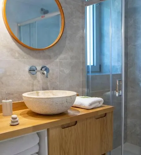 Aeraki -private Sea Access In Bay Villa *