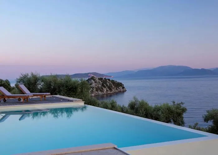 Aeraki -private Sea Access In Bay Villa